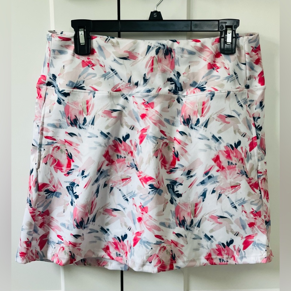 NWOT VOGO Athletica Pink, White & Blue Abstract Floral Skort, Size‎ XL